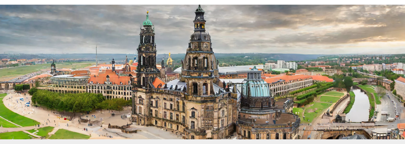 Eine verzerrte Ansicht einer Übersichts-Aufnahme, die keine bekannte Stadt zeigt.